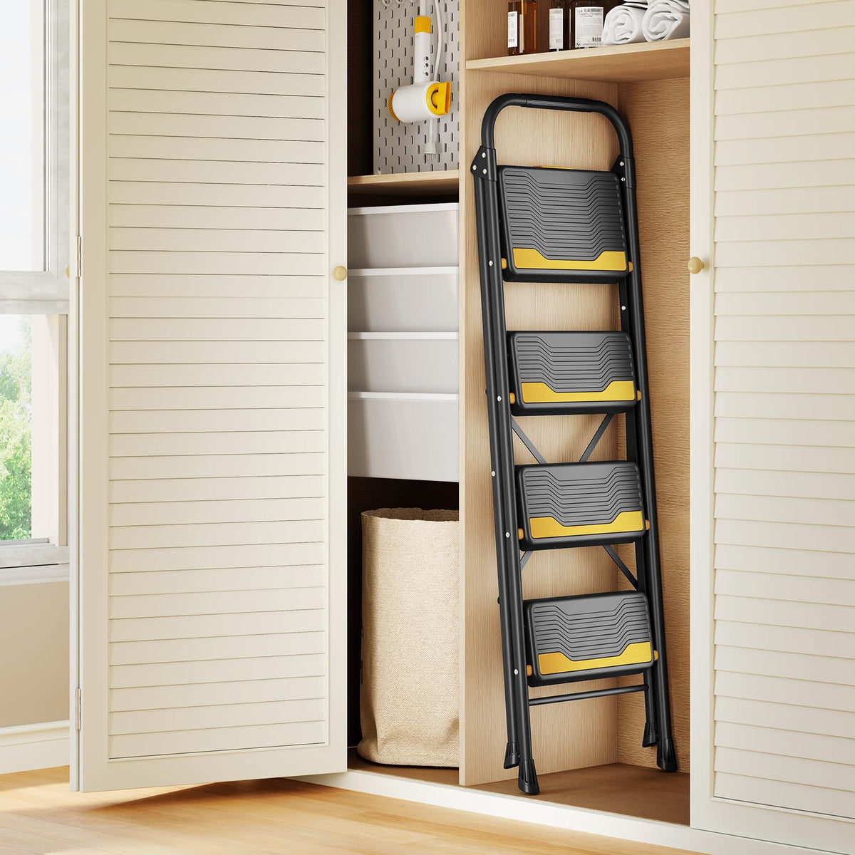 4 Step Ladder Black J389
