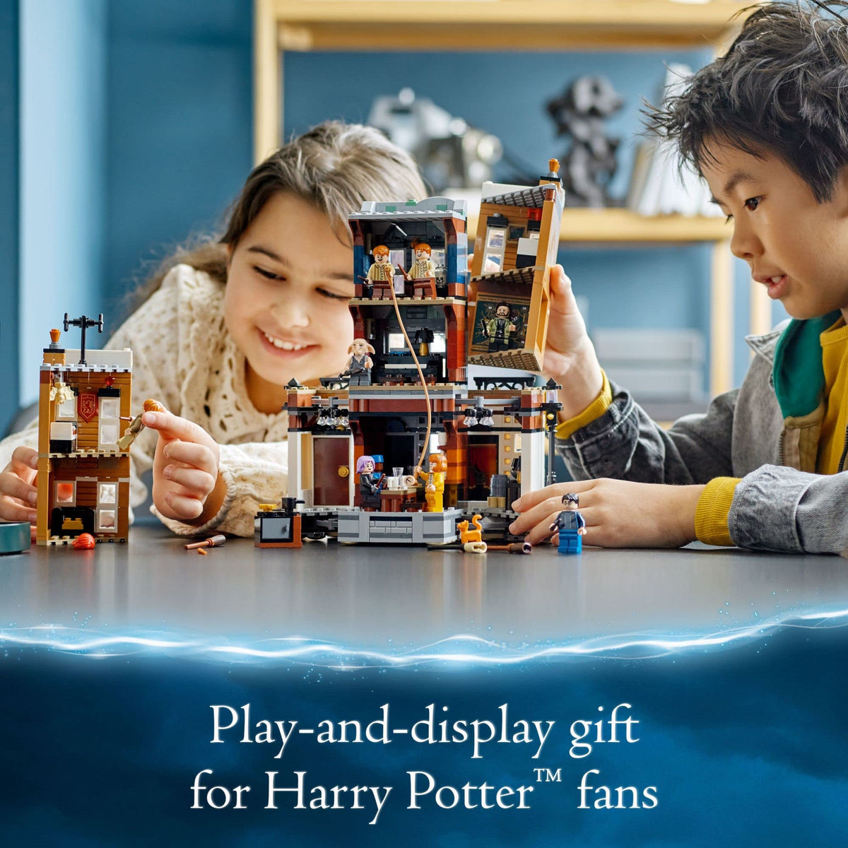 Building Set with 9 Minifigures J3073