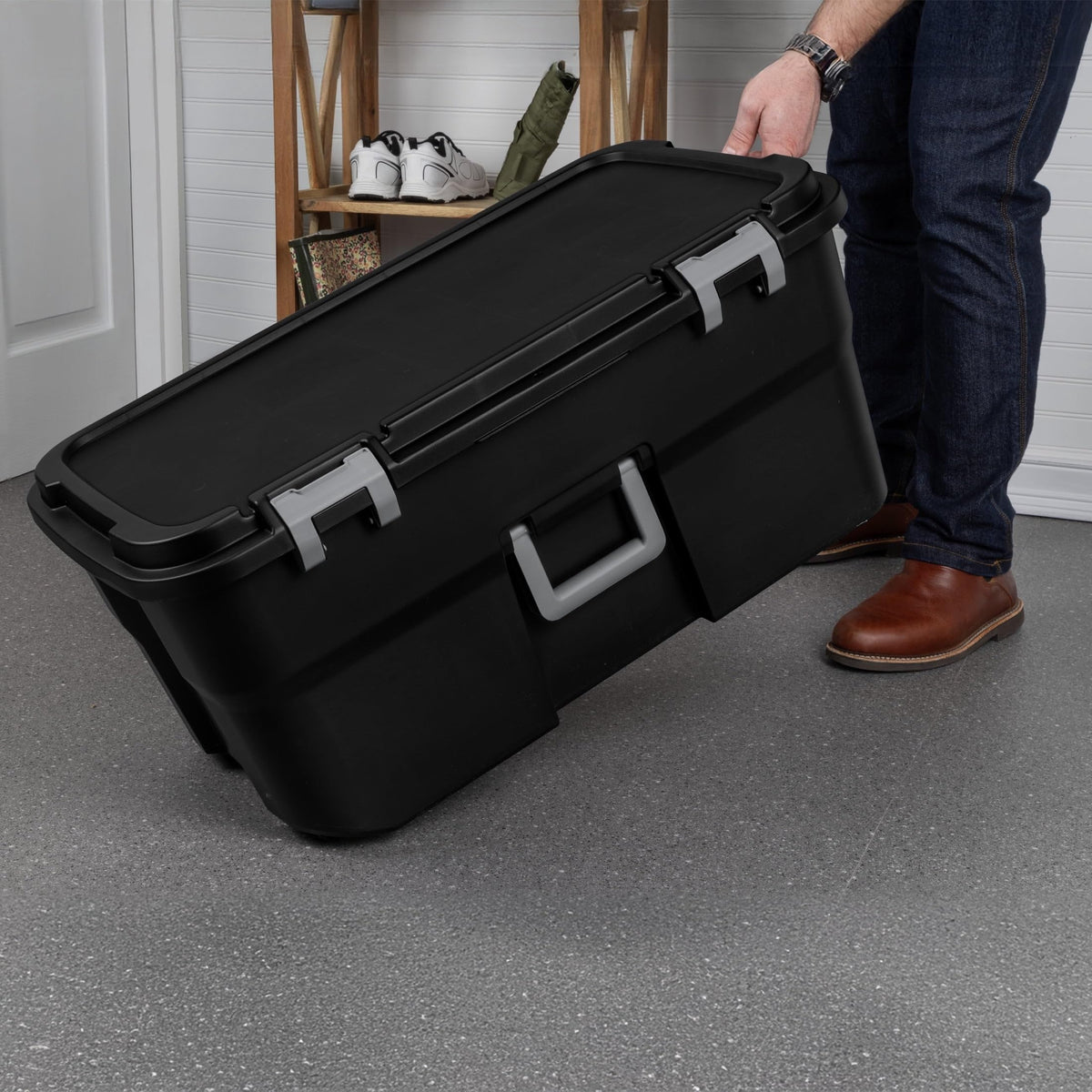 22 Gallon Wheeled Storage Trunk Z2846